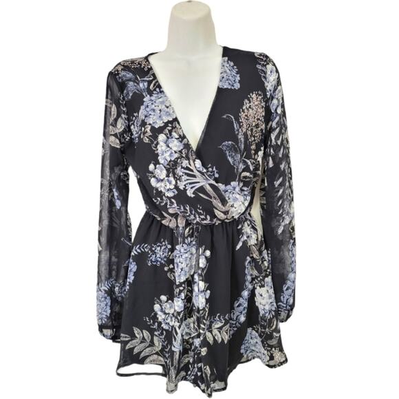 NWT Dainty Hooligan Floral Romper Size Small - Picture 1 of 6